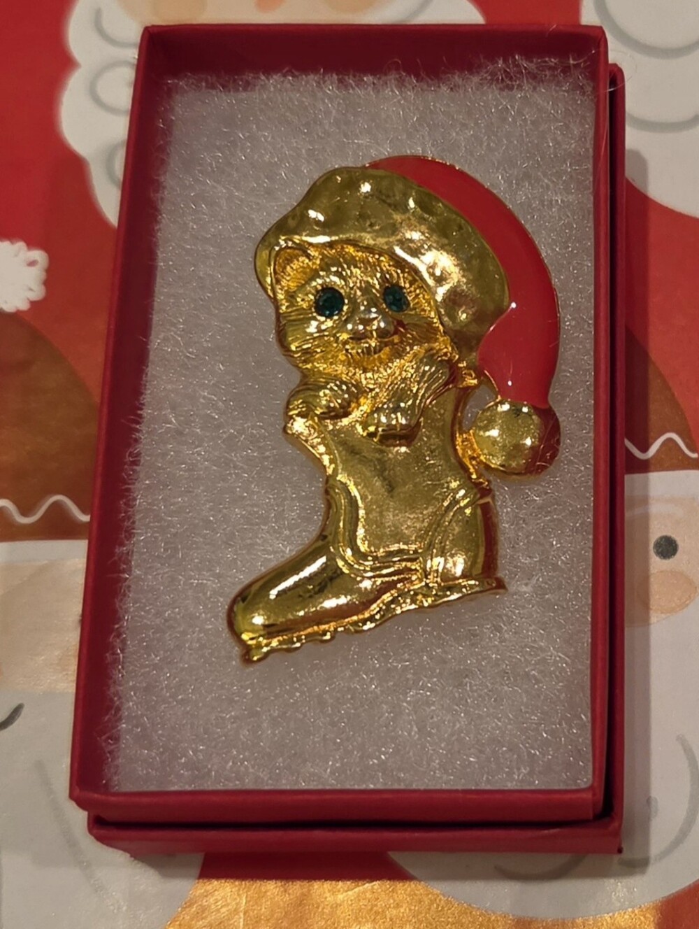 VINTAGE AVON CHRISTMAS KITTEN ENAMELED BROOCH